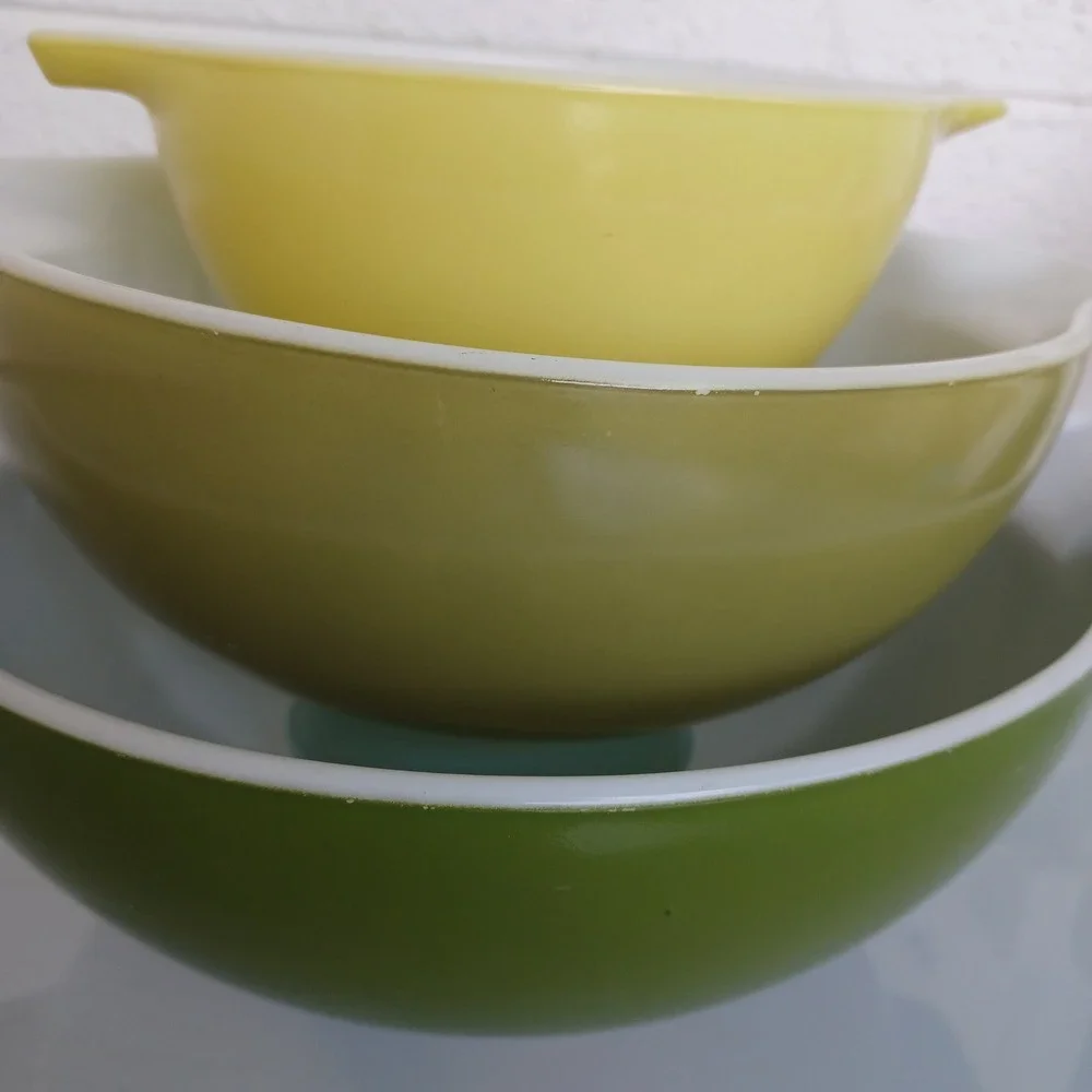 Vintage Pyrex Verde Green Yellow Cinderella Nesting Mixing Bowls Set 444,443,441